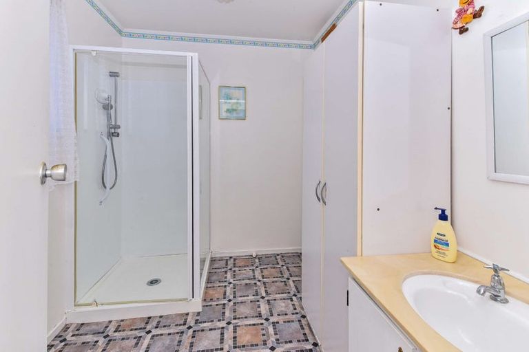 Photo of property in 14 Le Havre Place, Takanini, 2112