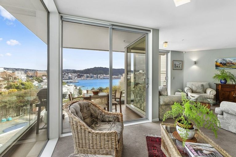 Photo of property in 2b/22 Telford Terrace, Oriental Bay, Wellington, 6011