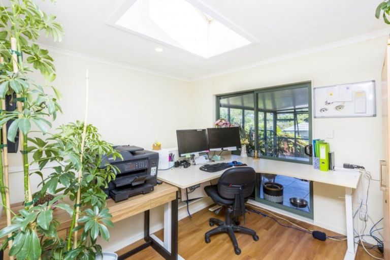 Photo of property in 8 Ronald Scott Grove, Riverstone Terraces, Upper Hutt, 5018