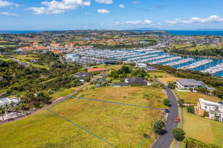 Photo of property in 23 Balboa Drive, Matakatia, Whangaparaoa, 0930