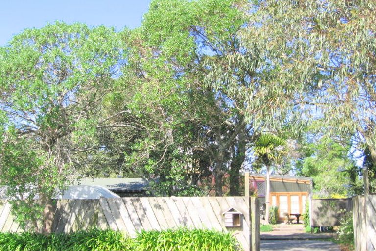 Photo of property in 98 Simpson Road, Papamoa Beach, Papamoa, 3118