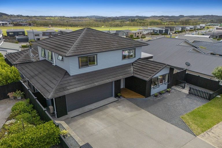 Photo of property in 14 Kingfisher Road, Silverdale, 0932