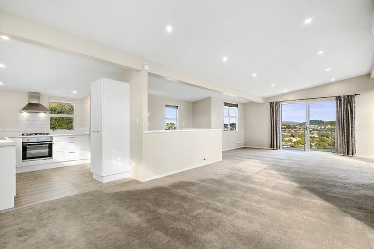 Photo of property in 7a Shortland Street, Khandallah, Wellington, 6035