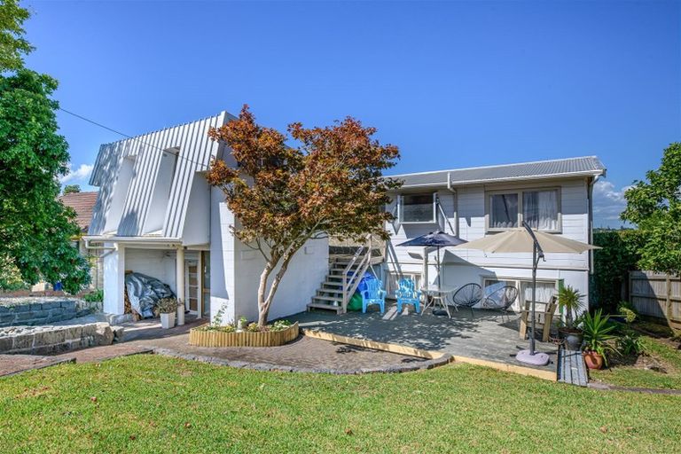 Photo of property in 114 Woodglen Road, Glen Eden, Auckland, 0602
