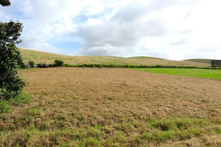 Photo of property in 14-20 Sunset Drive, Baylys Beach, 0377