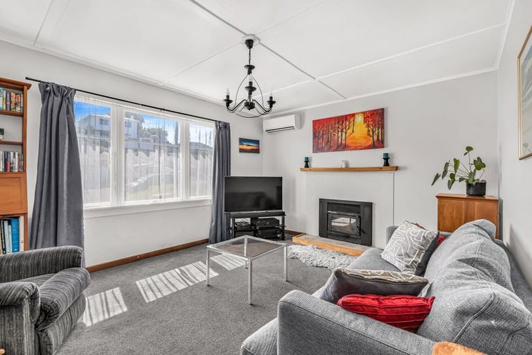 Photo of property in 9 Parris Street, Moturoa, New Plymouth, 4310