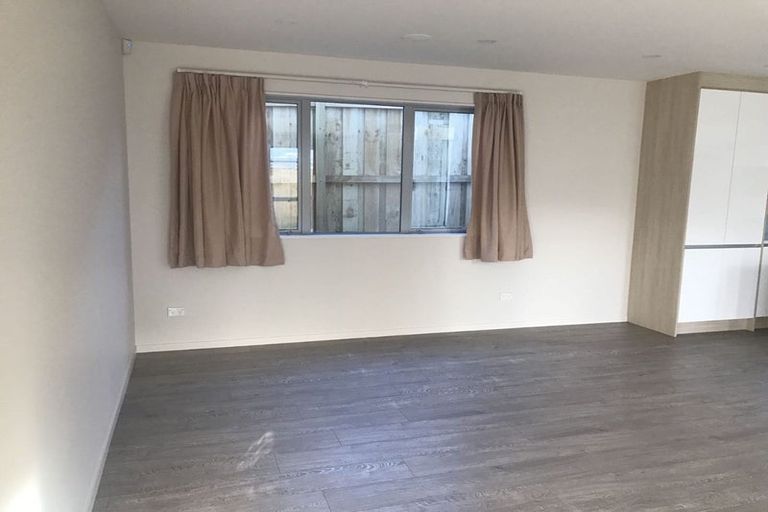 Photo of property in 43 Nikau Street, New Lynn, Auckland, 0600