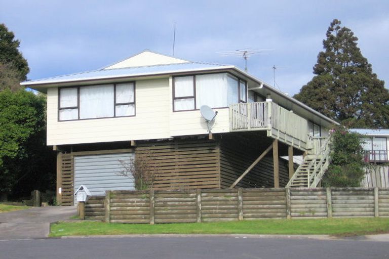 Photo of property in 46 Lilburn Crescent, Massey, Auckland, 0614