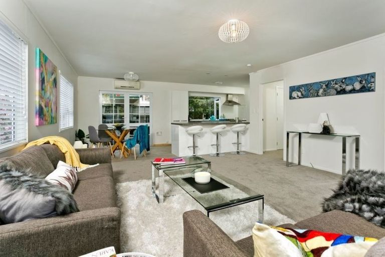 Photo of property in 1/5 Glamorgan Drive, Torbay, Auckland, 0630