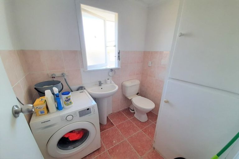 Photo of property in 1/46 Lyttelton Avenue, Forrest Hill, Auckland, 0620