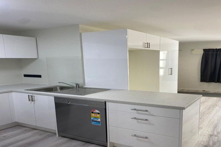 Photo of property in Drummond Street Flats, 17/19u Drummond Street, Mount Cook, Wellington, 6021