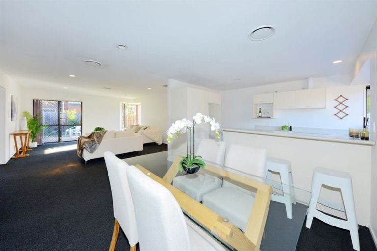 Photo of property in 10 Millcroft Place, Parklands, Christchurch, 8083