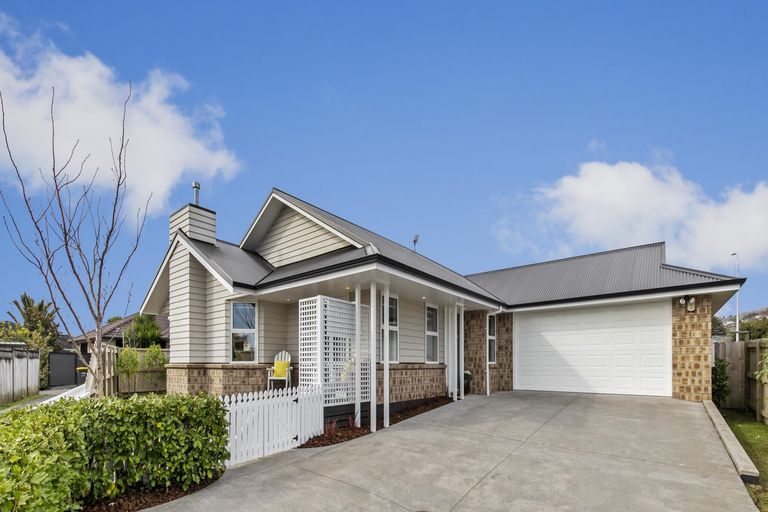 Photo of property in 14 Parsot Place, Pukekohe, 2120