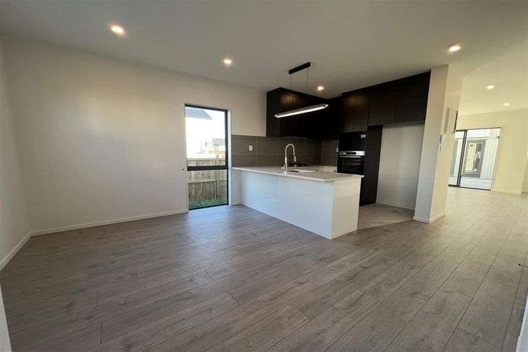 Photo of property in 51 Kairakau Street, Papakura, 2110