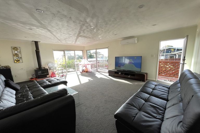 Photo of property in 21 Sunnyside Road, Sunnyvale, Auckland, 0612