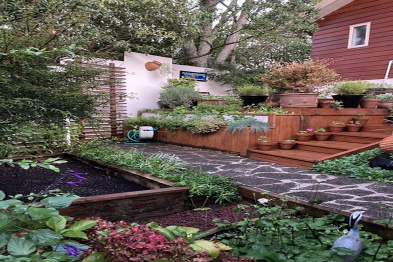 Photo of property in 2/71 Balmain Road, Birkenhead, Auckland, 0626