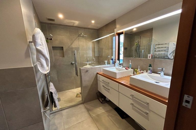 Photo of property in 16 Trevor Terrace, Paremata, Porirua, 5024