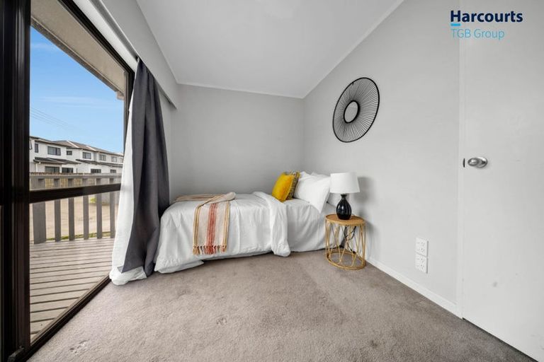 Photo of property in 67 Manuroa Road, Takanini, 2112