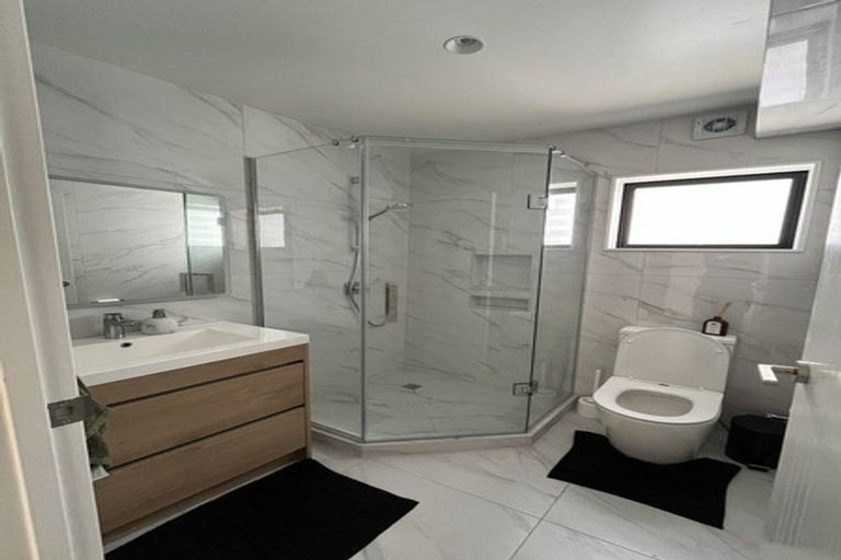 Photo of property in 60a Fitzwater Place, Henderson, Auckland, 0612