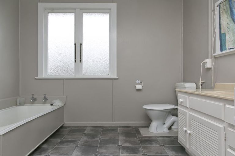 Photo of property in 30 Rotokawa Street, Taupo, 3330