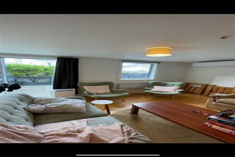 Photo of property in 52 Ellice Street, Mount Victoria, Wellington, 6011