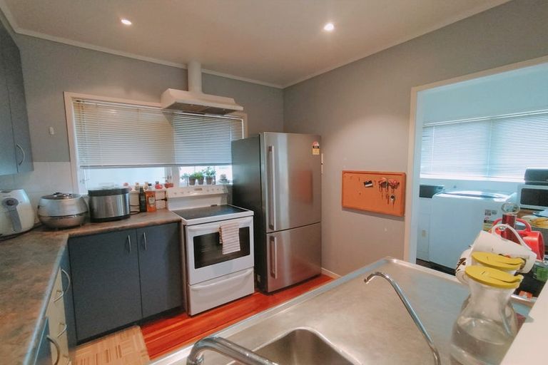 Photo of property in 33 Minaret Drive, Bucklands Beach, Auckland, 2014