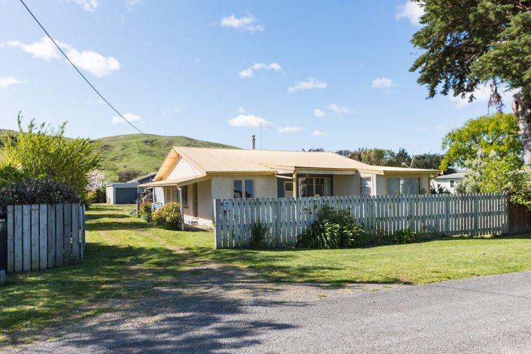 Photo of property in 15 Keppel Street, Porangahau, 4291