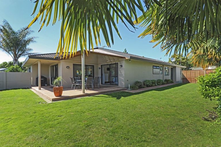 Photo of property in 15 Chelsea Drive, Taradale, Napier, 4112