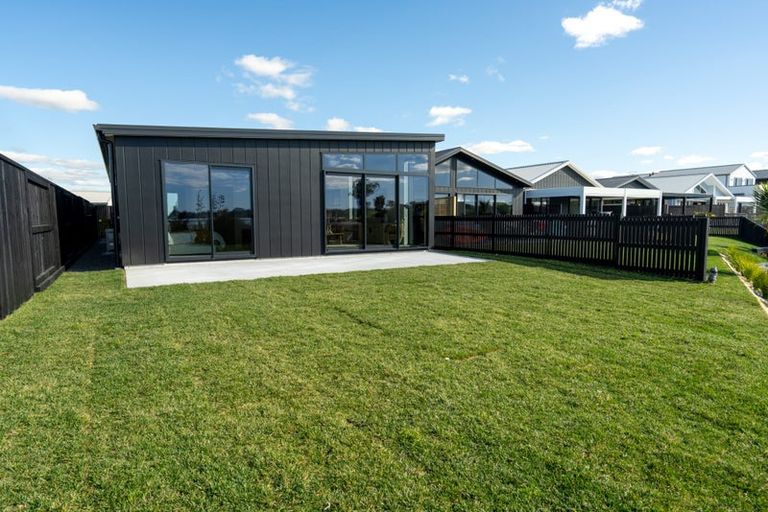 Photo of property in 43 Hinaki Street, Poike, Tauranga, 3112
