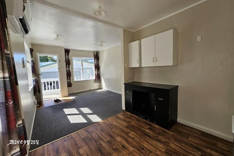 Photo of property in 2/78 Middleton Road, Churton Park, Wellington, 6037