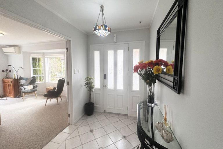 Photo of property in 19 Ravenstone Place, Chatswood, Auckland, 0626