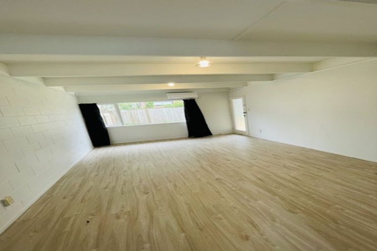 Photo of property in 7/5 Keeling Road, Henderson, Auckland, 0612