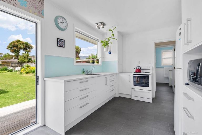 Photo of property in 12 Alan Avenue, Henderson, Auckland, 0610