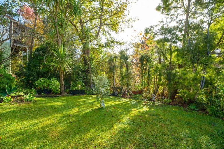 Photo of property in 8 Trelawny Place, Hillcrest, Auckland, 0627