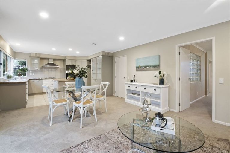 Photo of property in 17 Carousel Crescent, East Tamaki Heights, Auckland, 2016