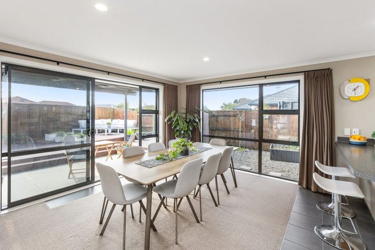 Photo of property in 7 Medallion Court, Kelvin Grove, Palmerston North, 4414