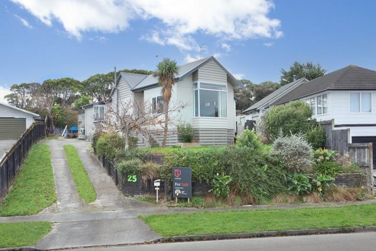 Photo of property in 25 Dahlstrom Grove, Kelvin Grove, Palmerston North, 4414
