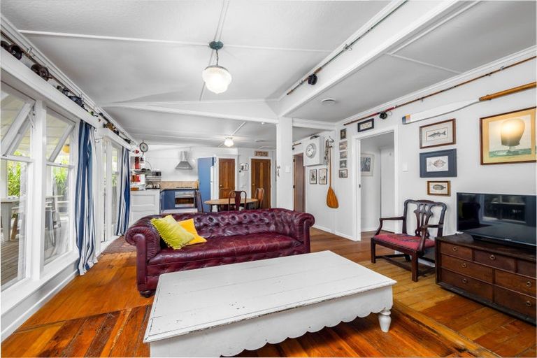 Photo of property in 30 Florance Avenue, Russell, 0202
