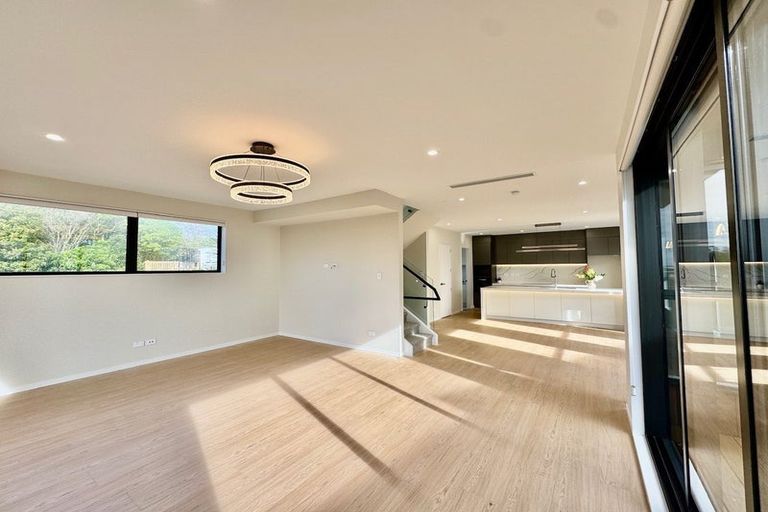 Photo of property in 1 Sandford Street, Campbells Bay, Auckland, 0630