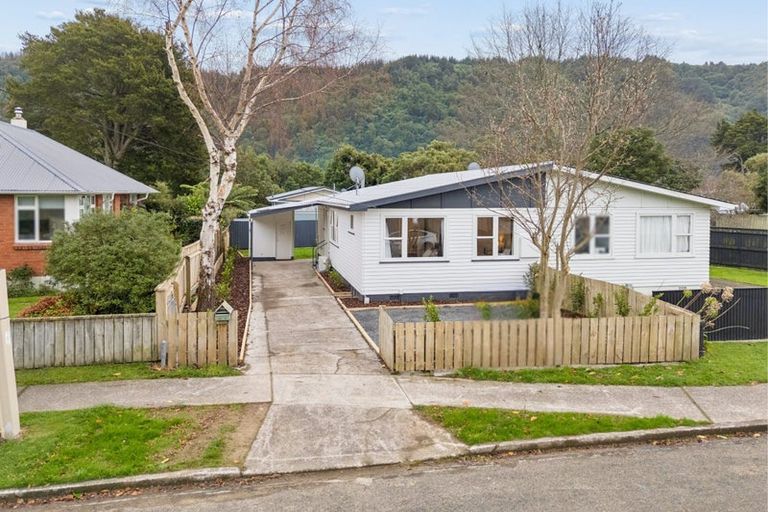 Photo of property in 21a Holdsworth Avenue, Trentham, Upper Hutt, 5018