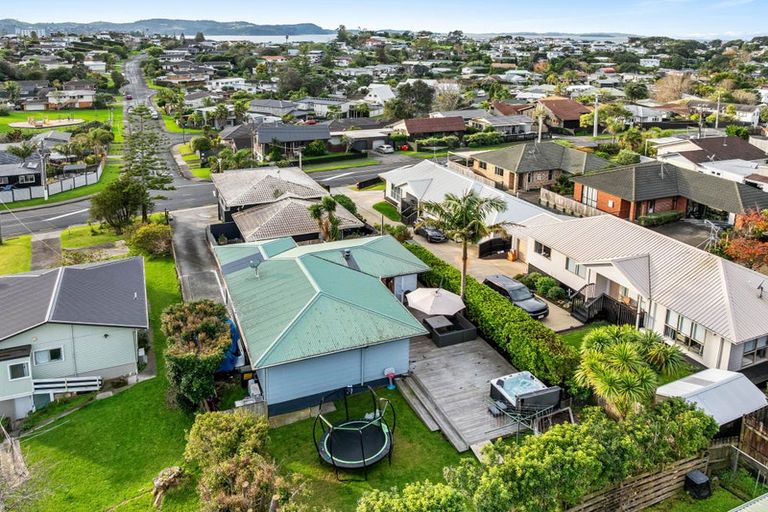 Photo of property in 2/28 Bay Street, Red Beach, 0932
