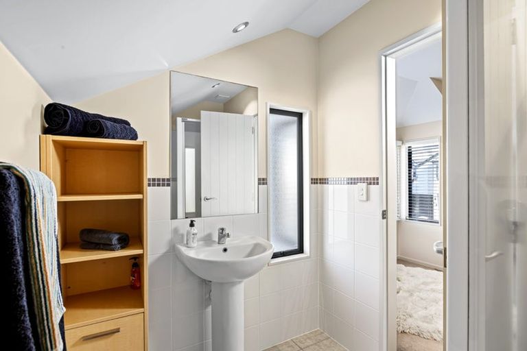 Photo of property in 4/64 Schnapper Rock Road, Schnapper Rock, Auckland, 0632