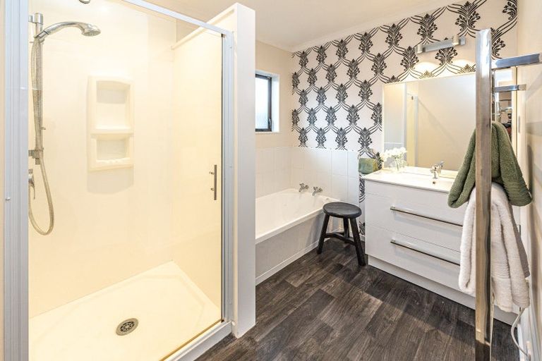 Photo of property in 1 Loader Place, Tawhero, Whanganui, 4501