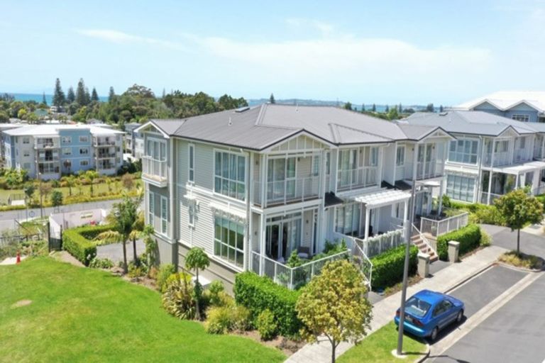 Photo of property in 138 Landmark Terrace, Orewa, 0931