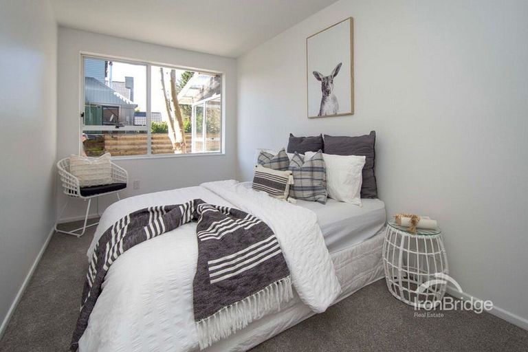 Photo of property in 2/72 Waratah Street, Avondale, Christchurch, 8061