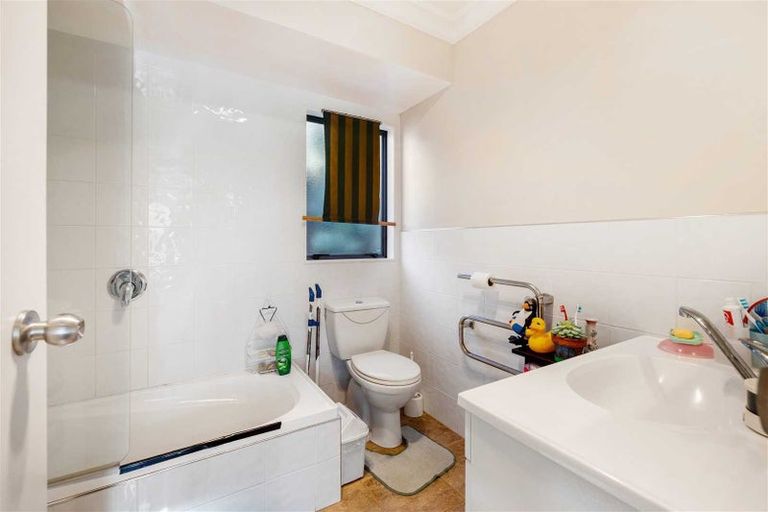 Photo of property in 7 Garton Drive, Massey, Auckland, 0614