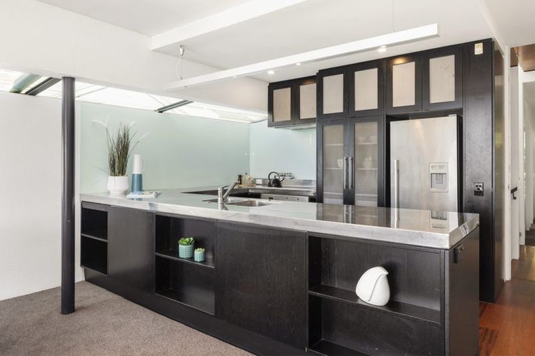 Photo of property in 491 Karaka Bay Road, Karaka Bays, Wellington, 6022