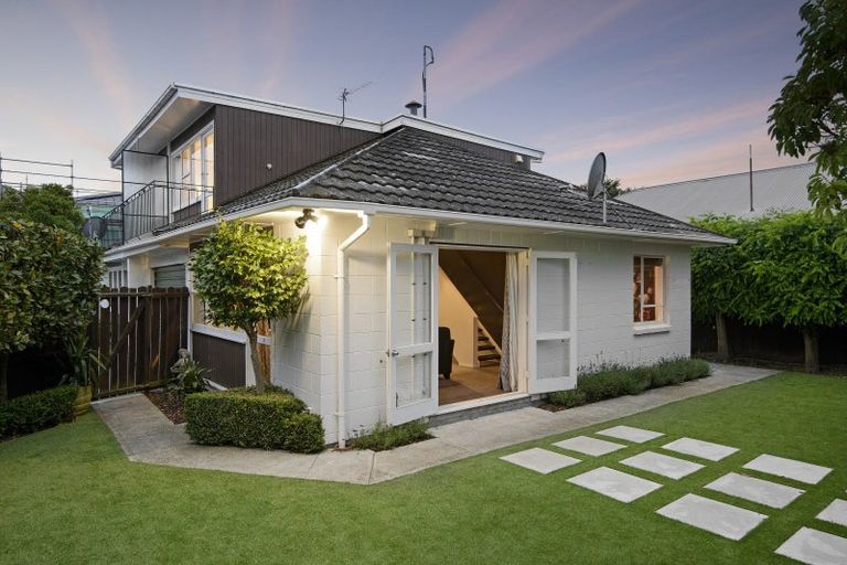 Photo of property in 2/38 Clare Road, St Albans, Christchurch, 8014