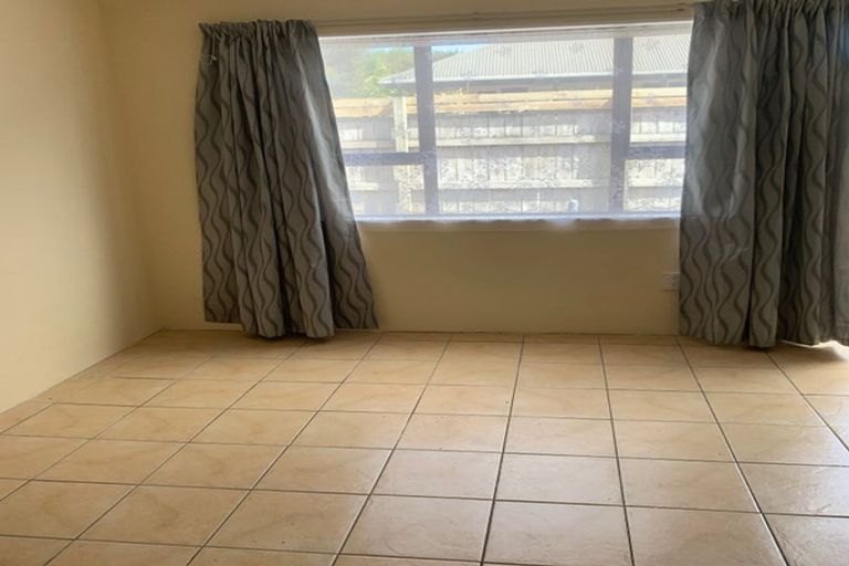 Photo of property in 33a Springs Road, Parakai, 0830