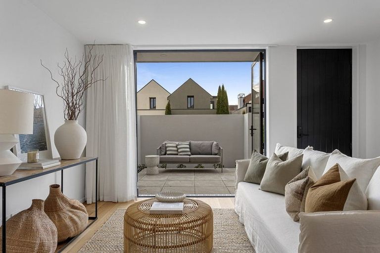 Photo of property in 40a Clare Road, St Albans, Christchurch, 8014